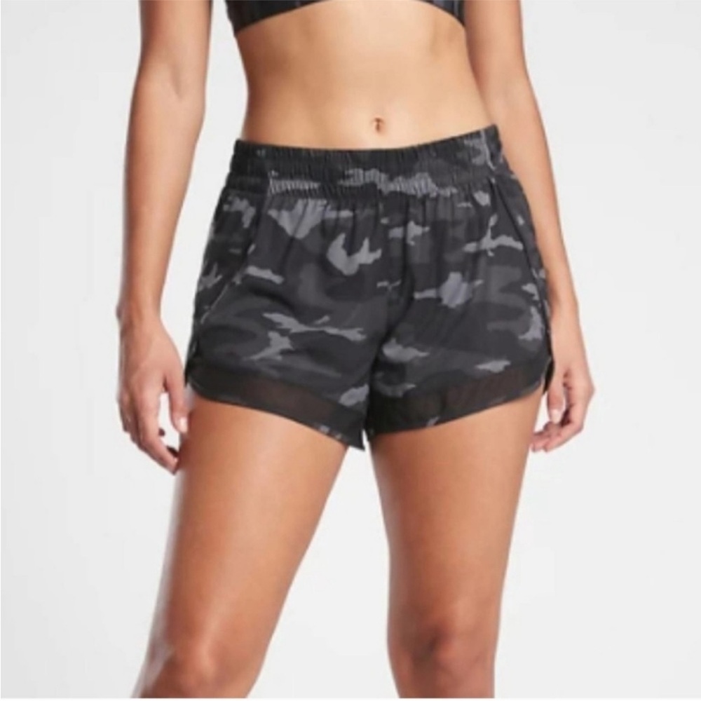 Athleta printed mesh racer run short 4”